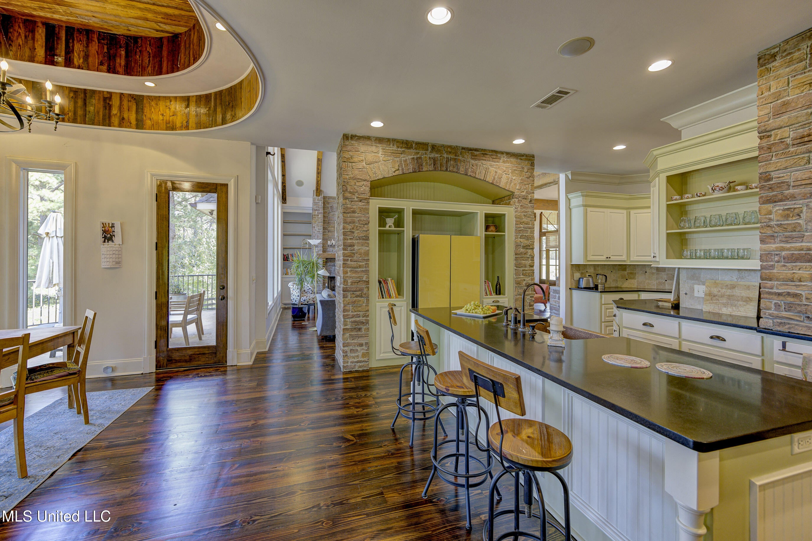 Flora, Mississippi, 39071, United States, 4 Bedrooms Bedrooms, ,5 BathroomsBathrooms,Residential,Active,1929780