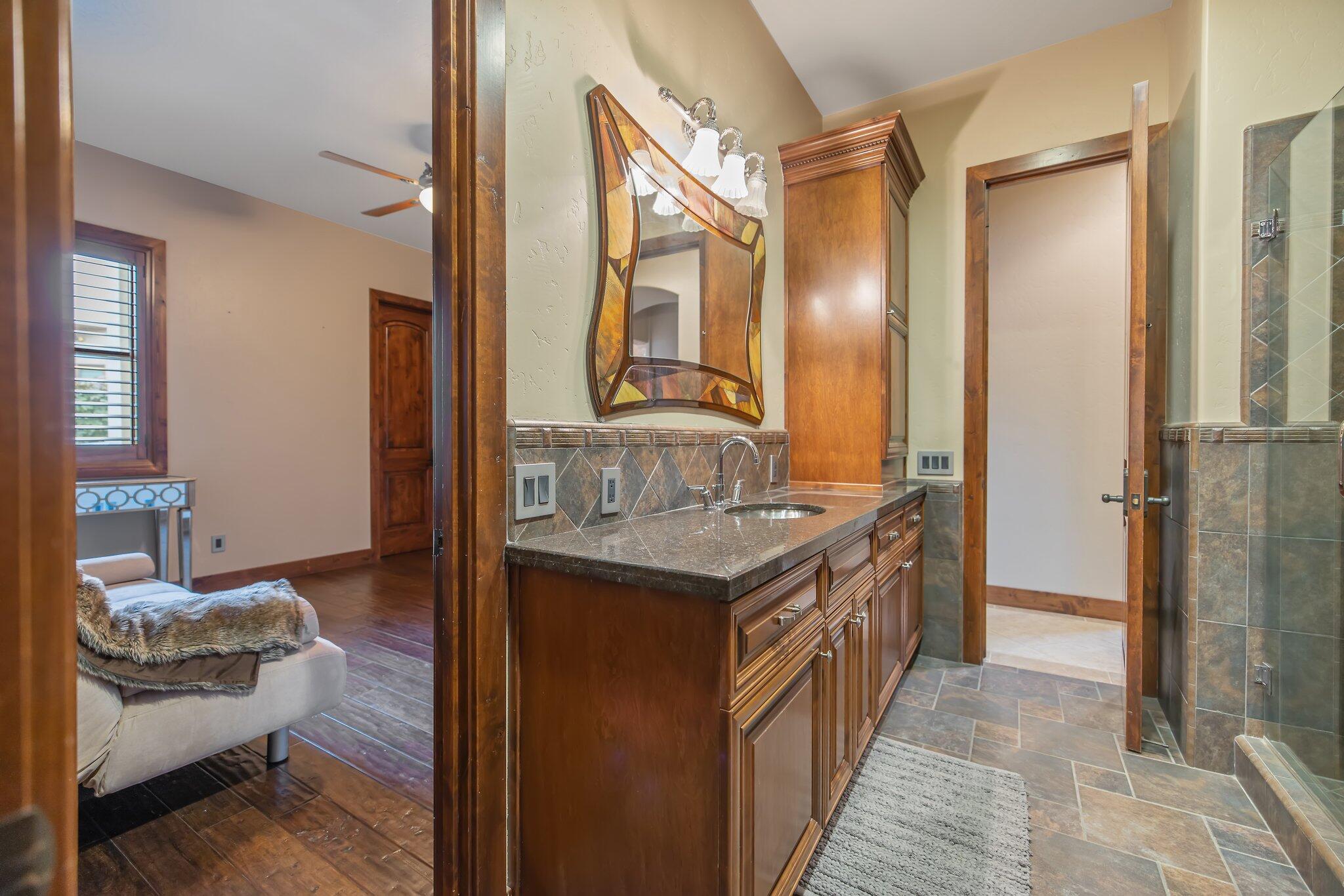 Visalia, California, 93291, United States, 4 Bedrooms Bedrooms, ,5 BathroomsBathrooms,Residential,Active,2014586