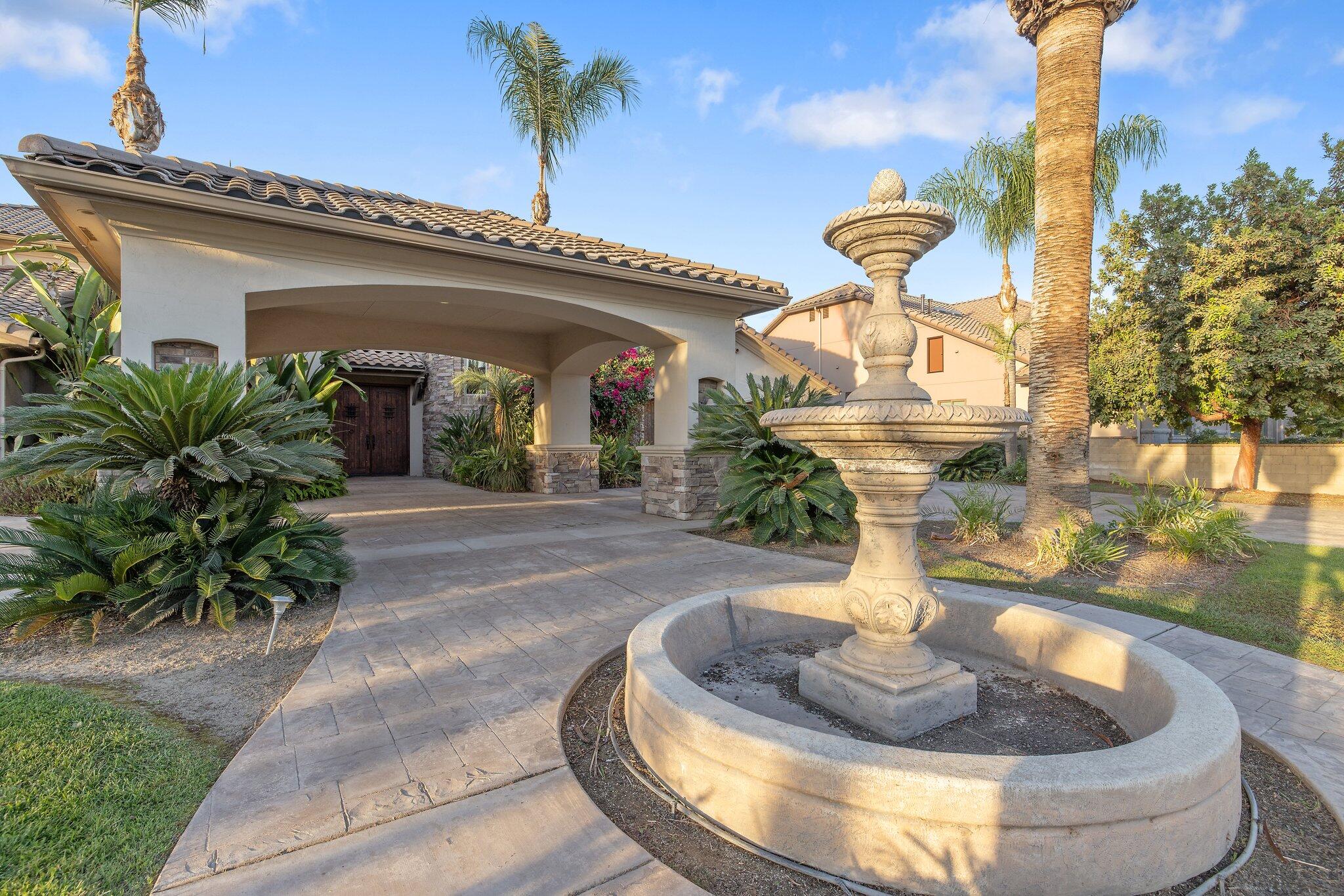 Visalia, California, 93291, United States, 4 Bedrooms Bedrooms, ,5 BathroomsBathrooms,Residential,Active,2014586