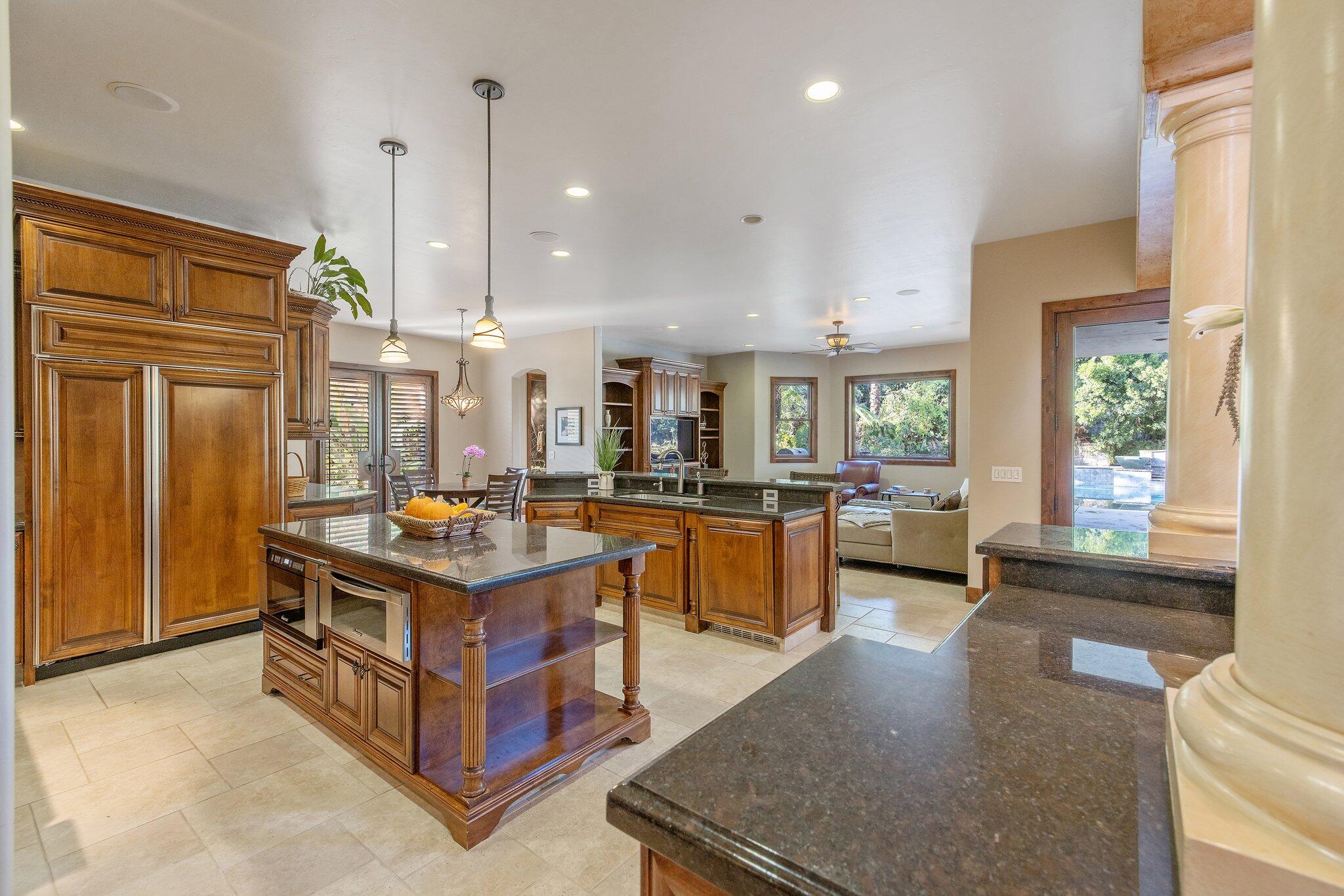 Visalia, California, 93291, United States, 4 Bedrooms Bedrooms, ,5 BathroomsBathrooms,Residential,Active,2014586