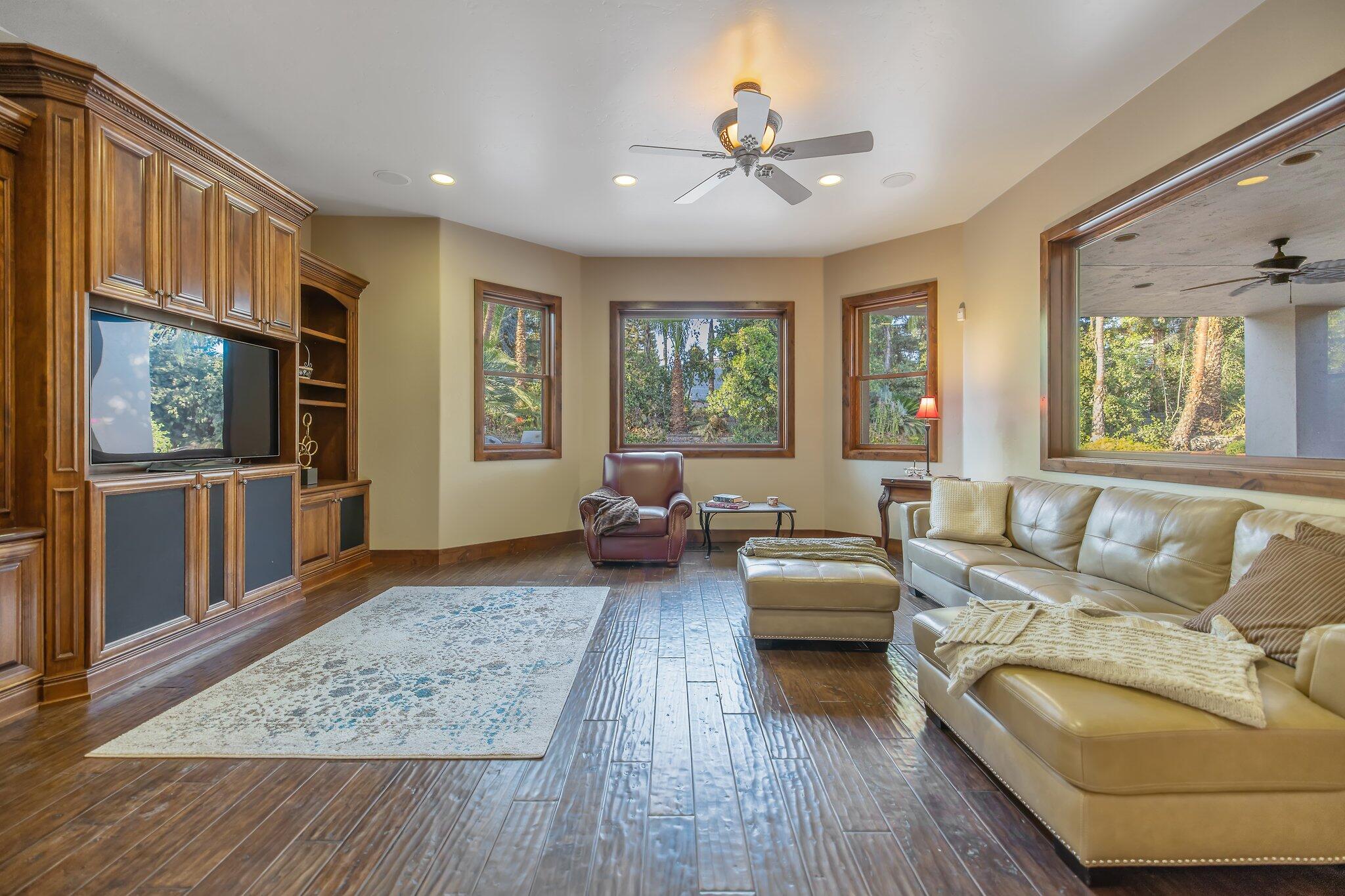 Visalia, California, 93291, United States, 4 Bedrooms Bedrooms, ,5 BathroomsBathrooms,Residential,Active,2014586