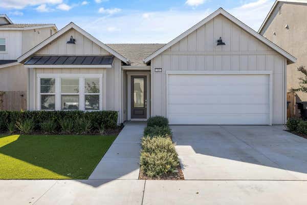 203 E TAYLOR AVE, VISALIA, CA 93291 - Image 1