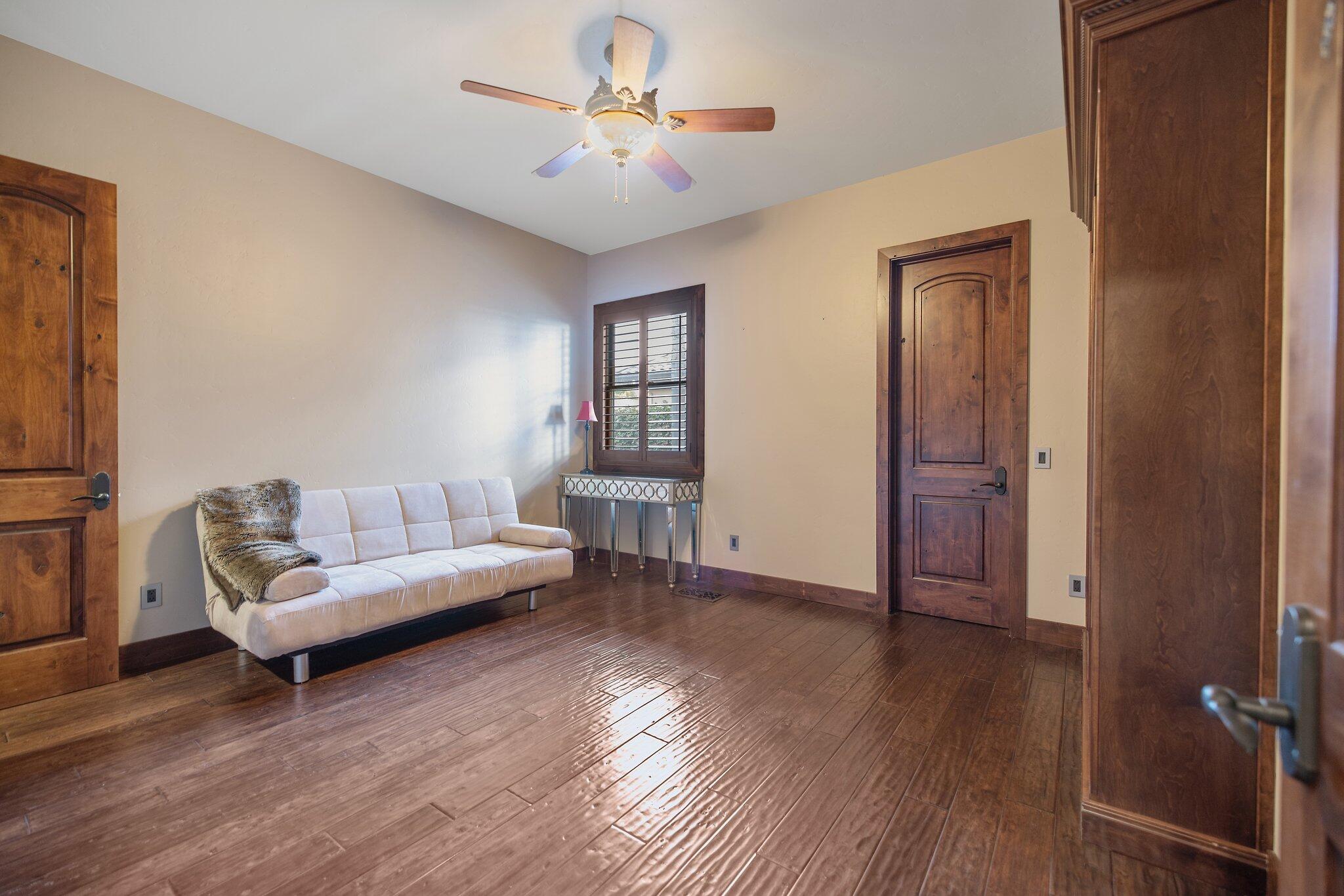 Visalia, California, 93291, United States, 4 Bedrooms Bedrooms, ,5 BathroomsBathrooms,Residential,Active,2014586