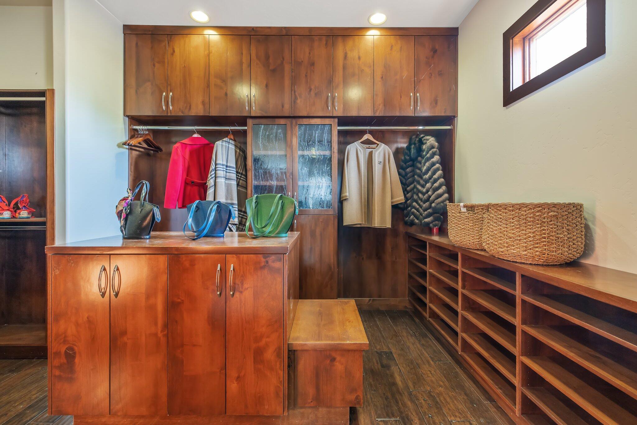 Visalia, California, 93291, United States, 4 Bedrooms Bedrooms, ,5 BathroomsBathrooms,Residential,Active,2014586