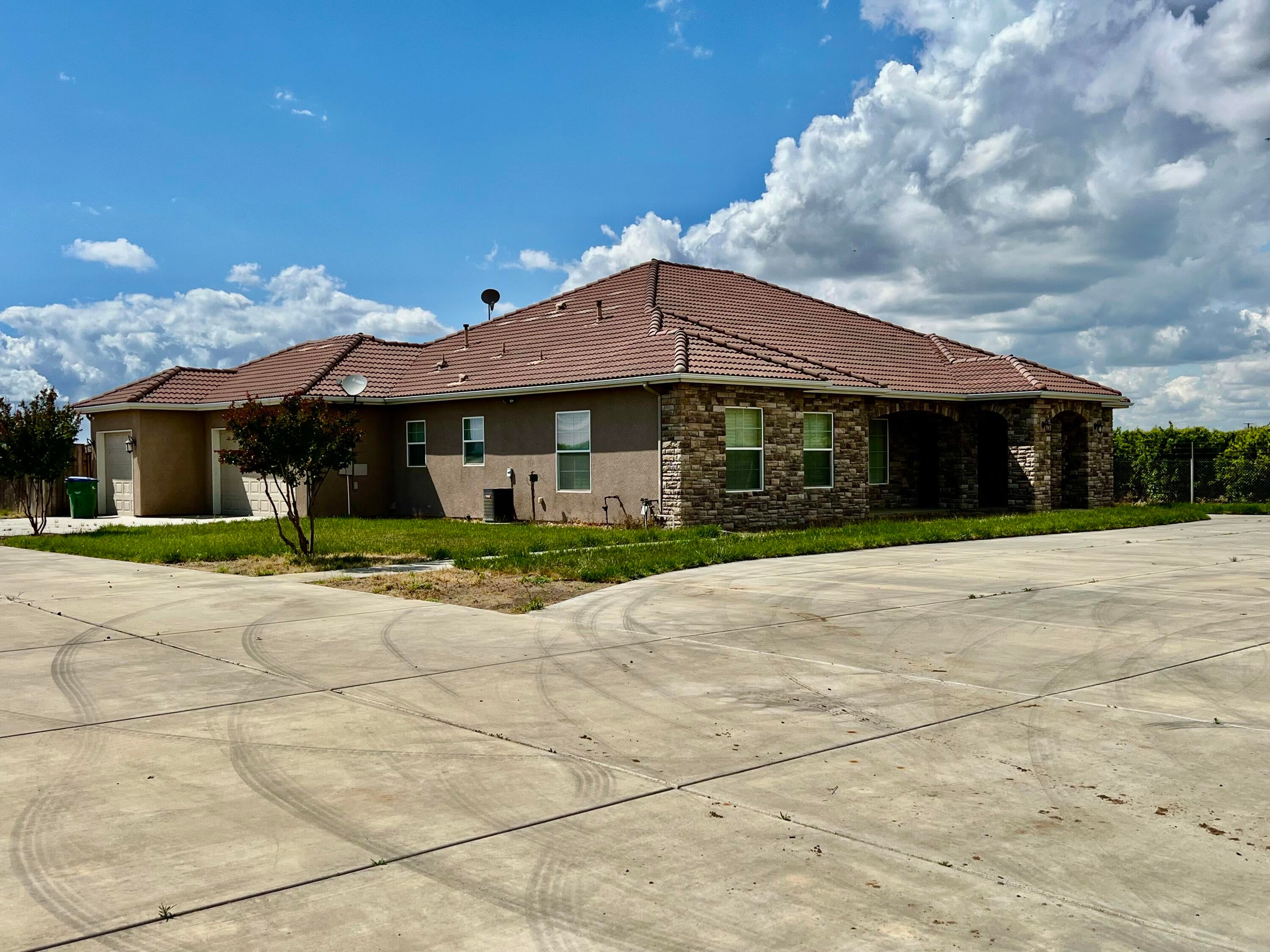 Strathmore, California, 93267, United States, 4 Bedrooms Bedrooms, ,3 BathroomsBathrooms,Residential,Active,1927644