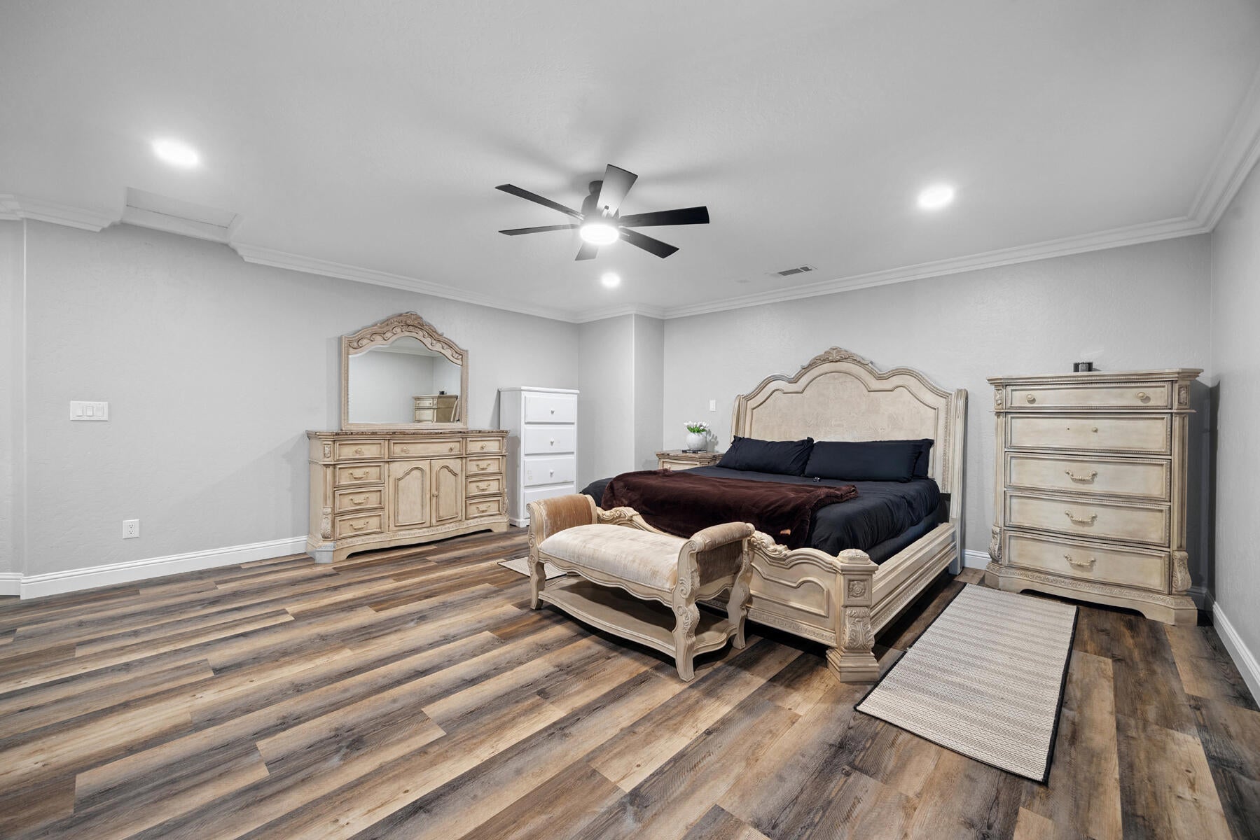 Strathmore, California, 93267, United States, 5 Bedrooms Bedrooms, ,4 BathroomsBathrooms,Residential,Active,1909877