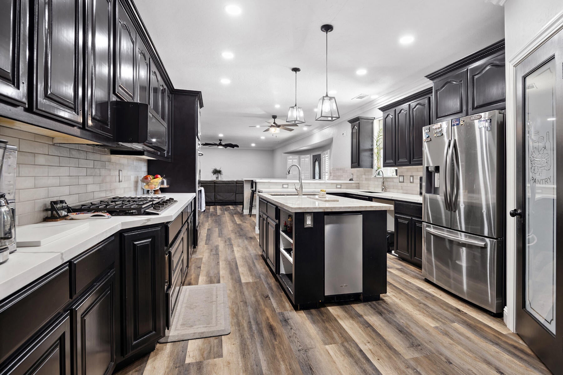 Strathmore, California, 93267, United States, 5 Bedrooms Bedrooms, ,4 BathroomsBathrooms,Residential,Active,1909877