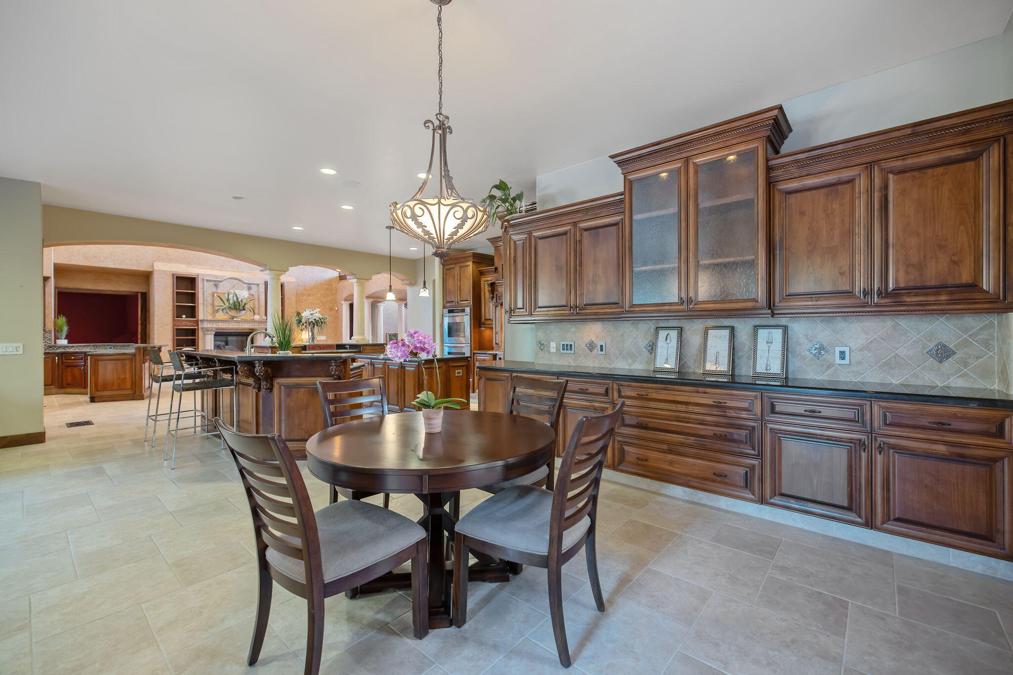 Visalia, California, 93291, United States, 4 Bedrooms Bedrooms, ,5 BathroomsBathrooms,Residential,Active,2014586