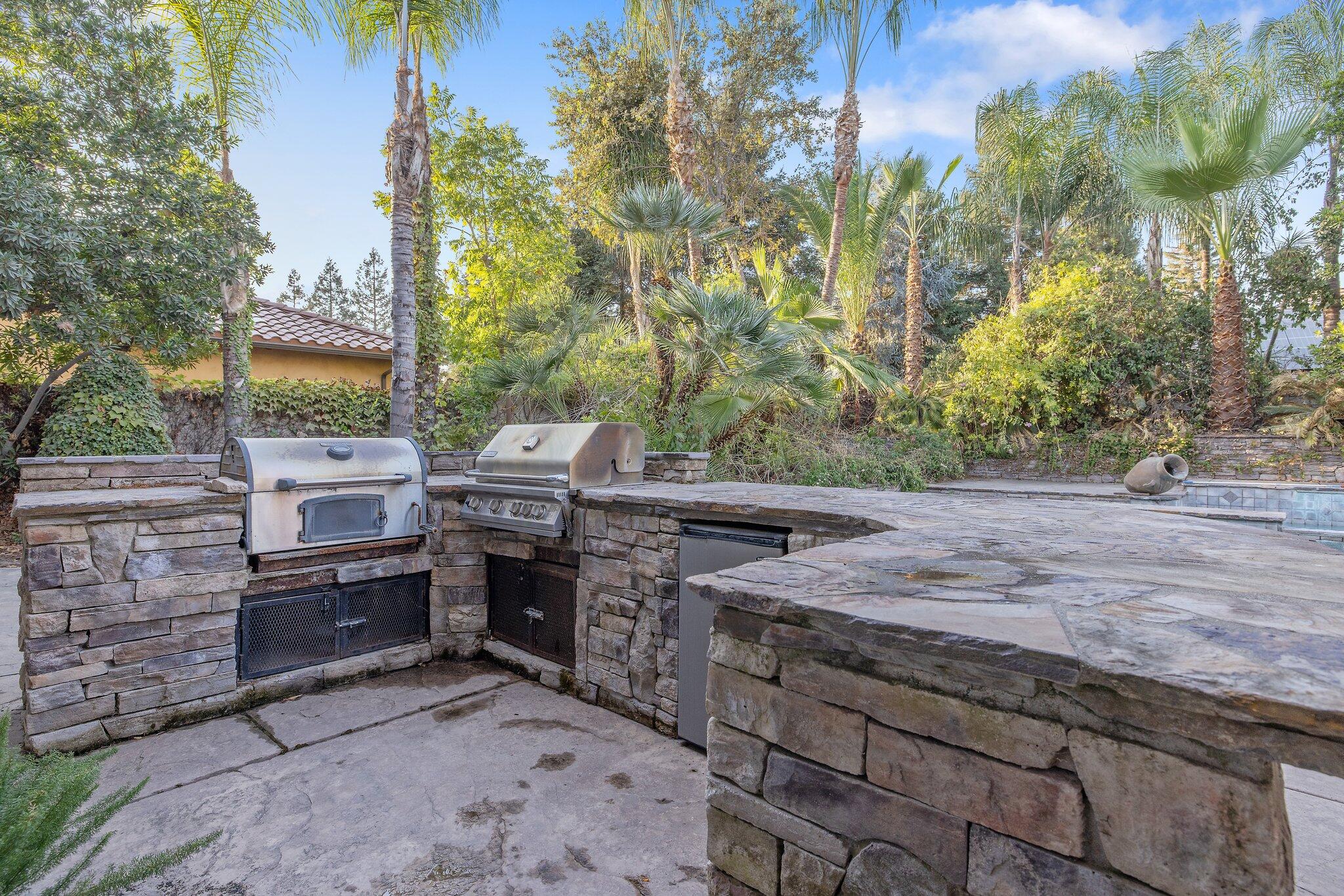 Visalia, California, 93291, United States, 4 Bedrooms Bedrooms, ,5 BathroomsBathrooms,Residential,Active,2014586