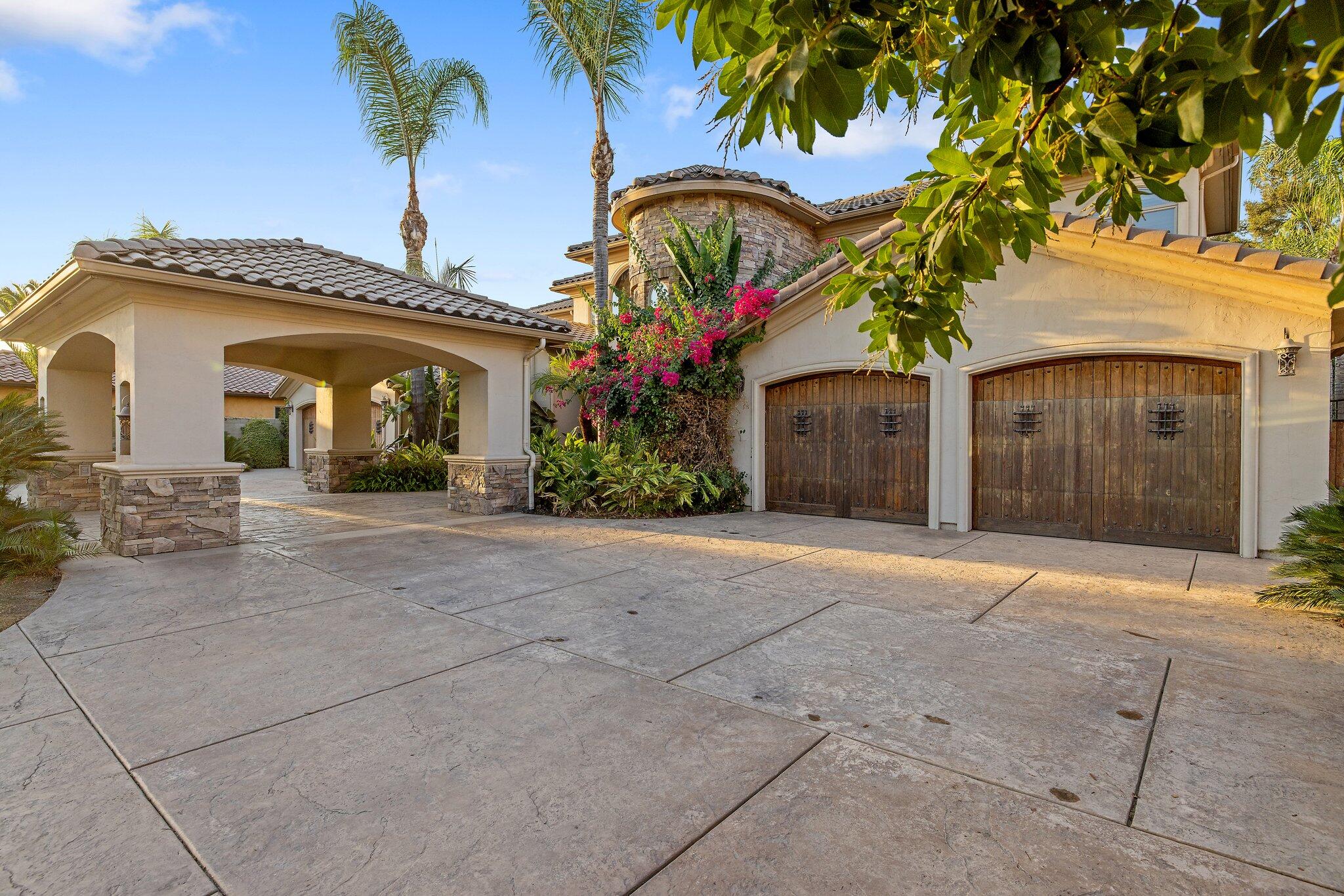 Visalia, California, 93291, United States, 4 Bedrooms Bedrooms, ,5 BathroomsBathrooms,Residential,Active,2014586