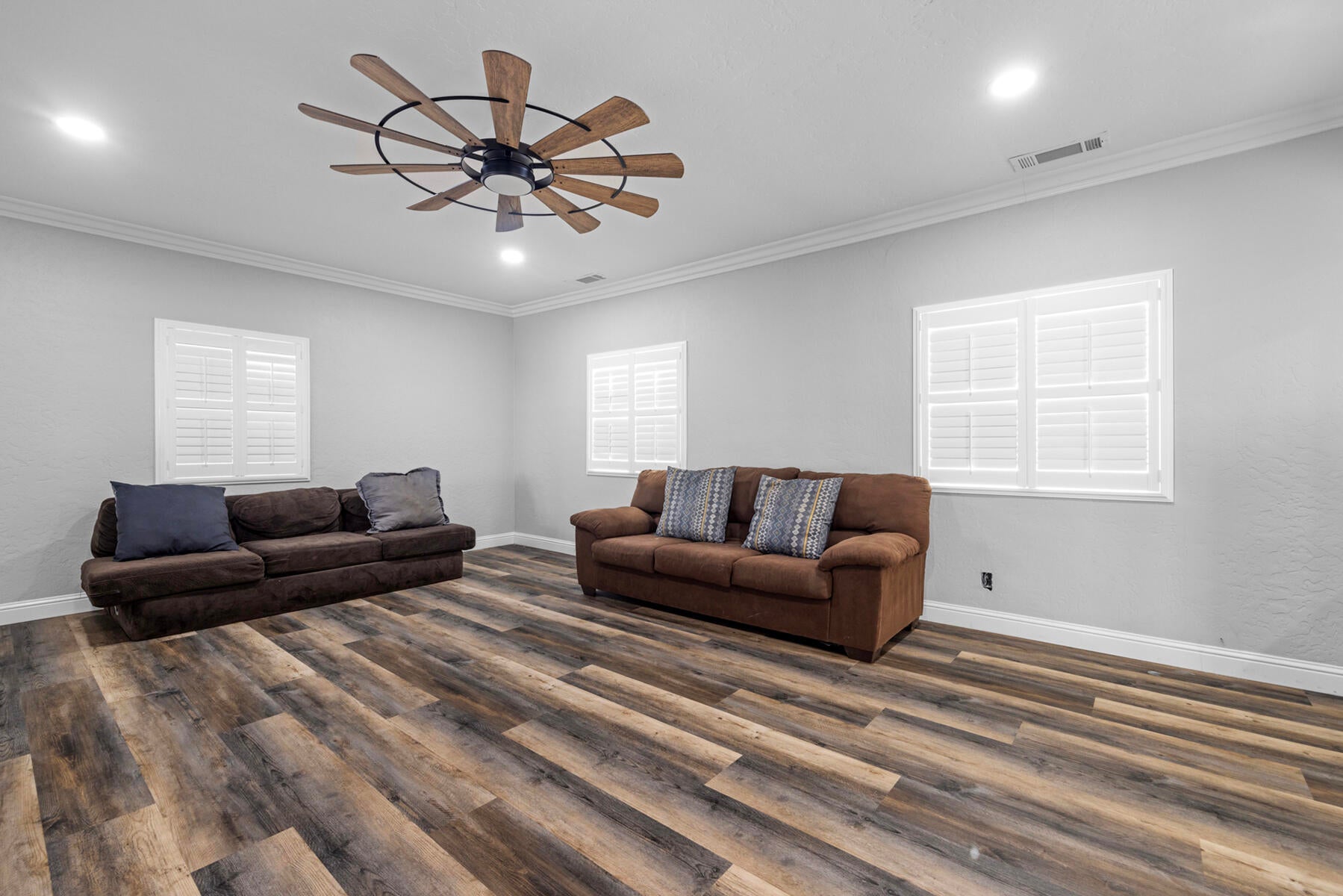 Strathmore, California, 93267, United States, 5 Bedrooms Bedrooms, ,4 BathroomsBathrooms,Residential,Active,1909877