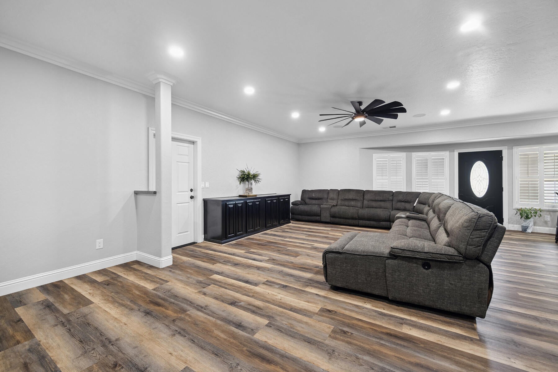 Strathmore, California, 93267, United States, 5 Bedrooms Bedrooms, ,4 BathroomsBathrooms,Residential,Active,1909877