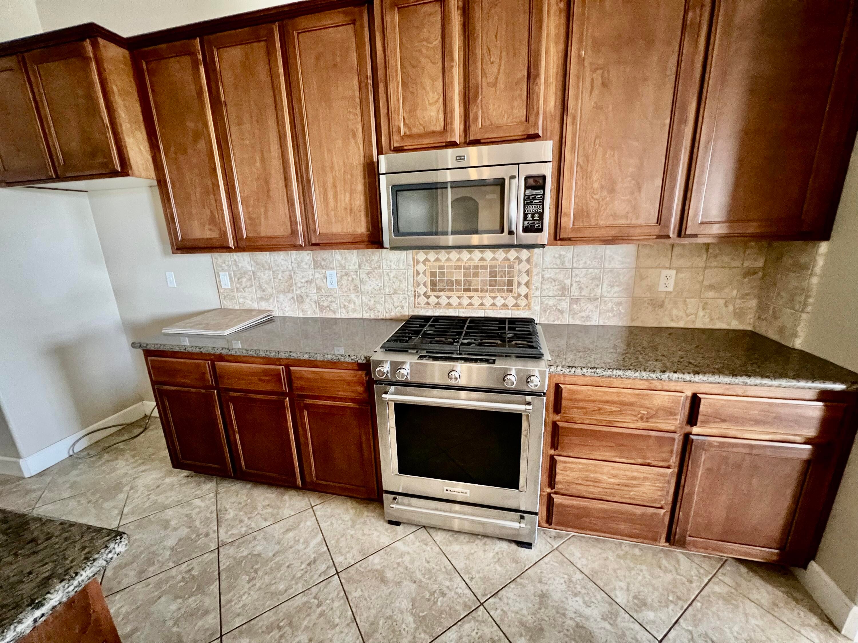 Strathmore, California, 93267, United States, 4 Bedrooms Bedrooms, ,3 BathroomsBathrooms,Residential,Active,1927644
