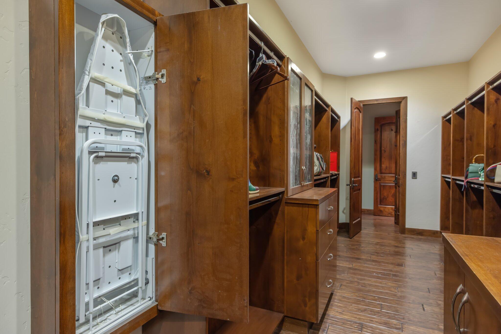 Visalia, California, 93291, United States, 4 Bedrooms Bedrooms, ,5 BathroomsBathrooms,Residential,Active,2014586