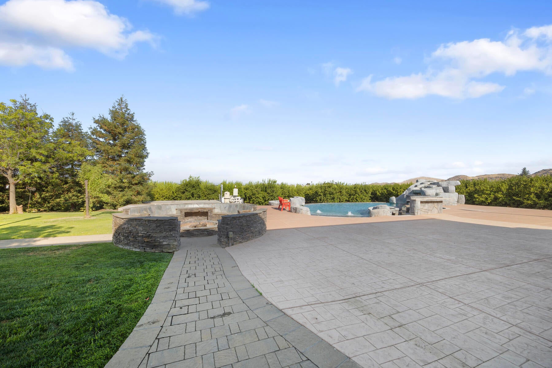 Strathmore, California, 93267, United States, 5 Bedrooms Bedrooms, ,4 BathroomsBathrooms,Residential,Active,1909877