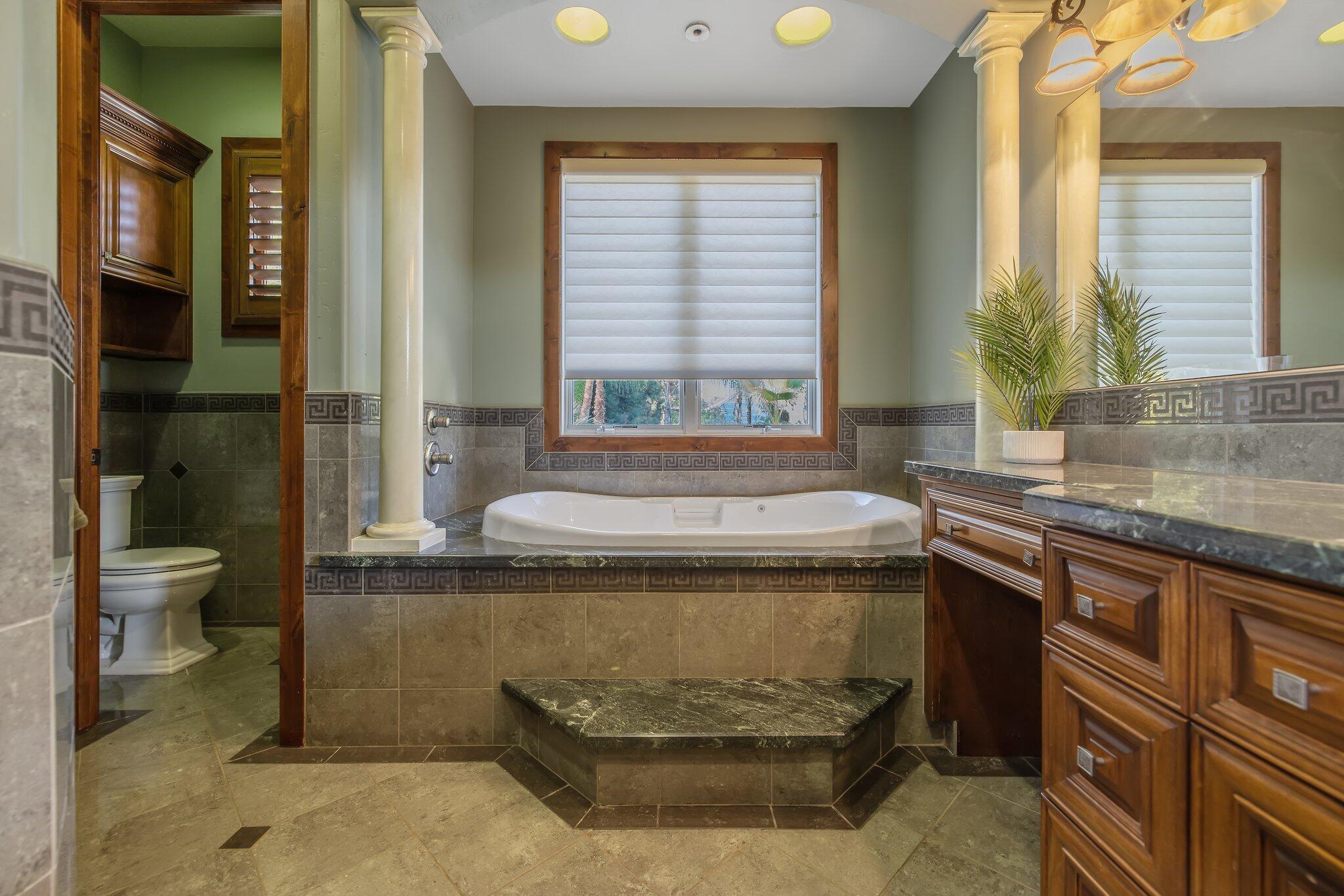 Visalia, California, 93291, United States, 4 Bedrooms Bedrooms, ,5 BathroomsBathrooms,Residential,Active,2014586