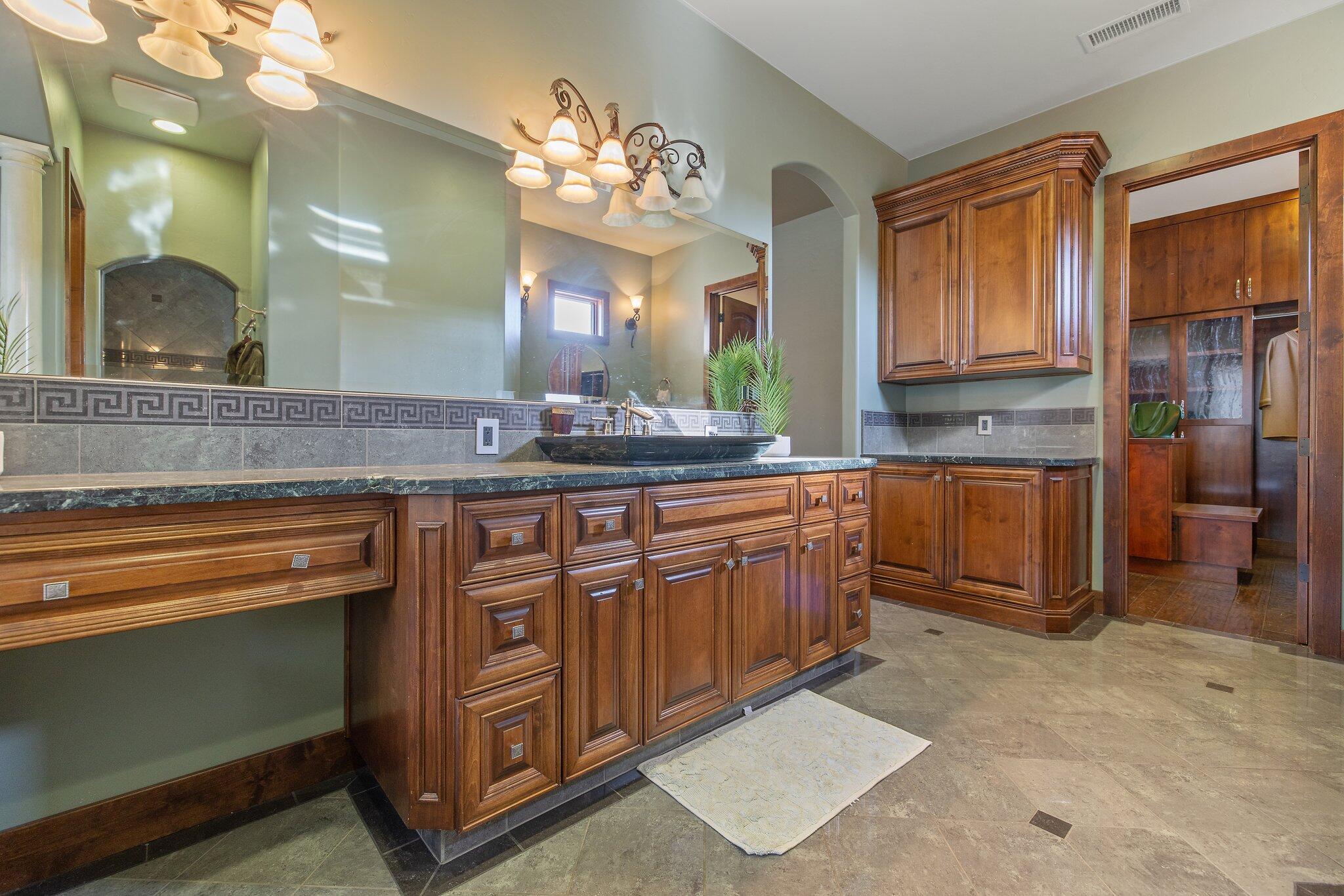 Visalia, California, 93291, United States, 4 Bedrooms Bedrooms, ,5 BathroomsBathrooms,Residential,Active,2014586