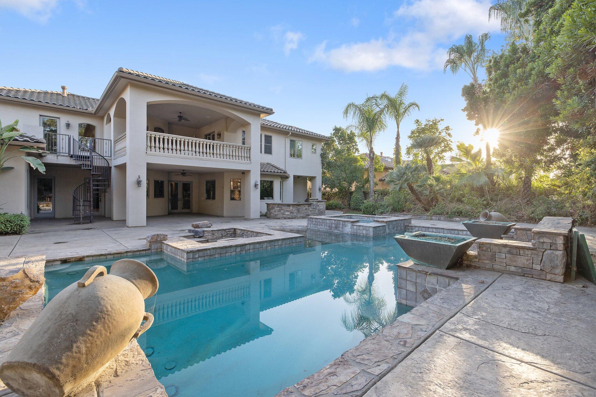 Visalia, California, 93291, United States, 4 Bedrooms Bedrooms, ,5 BathroomsBathrooms,Residential,Active,2014586