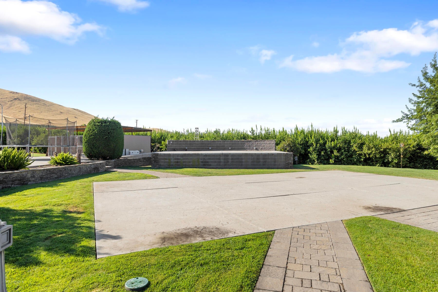 Strathmore, California, 93267, United States, 5 Bedrooms Bedrooms, ,4 BathroomsBathrooms,Residential,Active,1909877