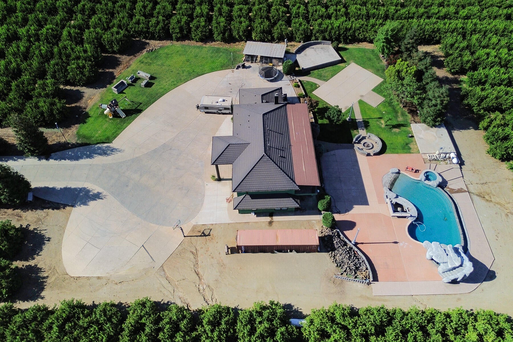 Strathmore, California, 93267, United States, 5 Bedrooms Bedrooms, ,4 BathroomsBathrooms,Residential,Active,1909877