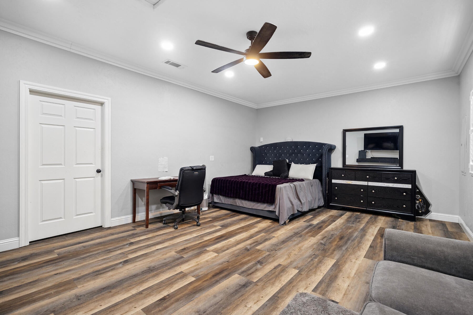 Strathmore, California, 93267, United States, 5 Bedrooms Bedrooms, ,4 BathroomsBathrooms,Residential,Active,1909877