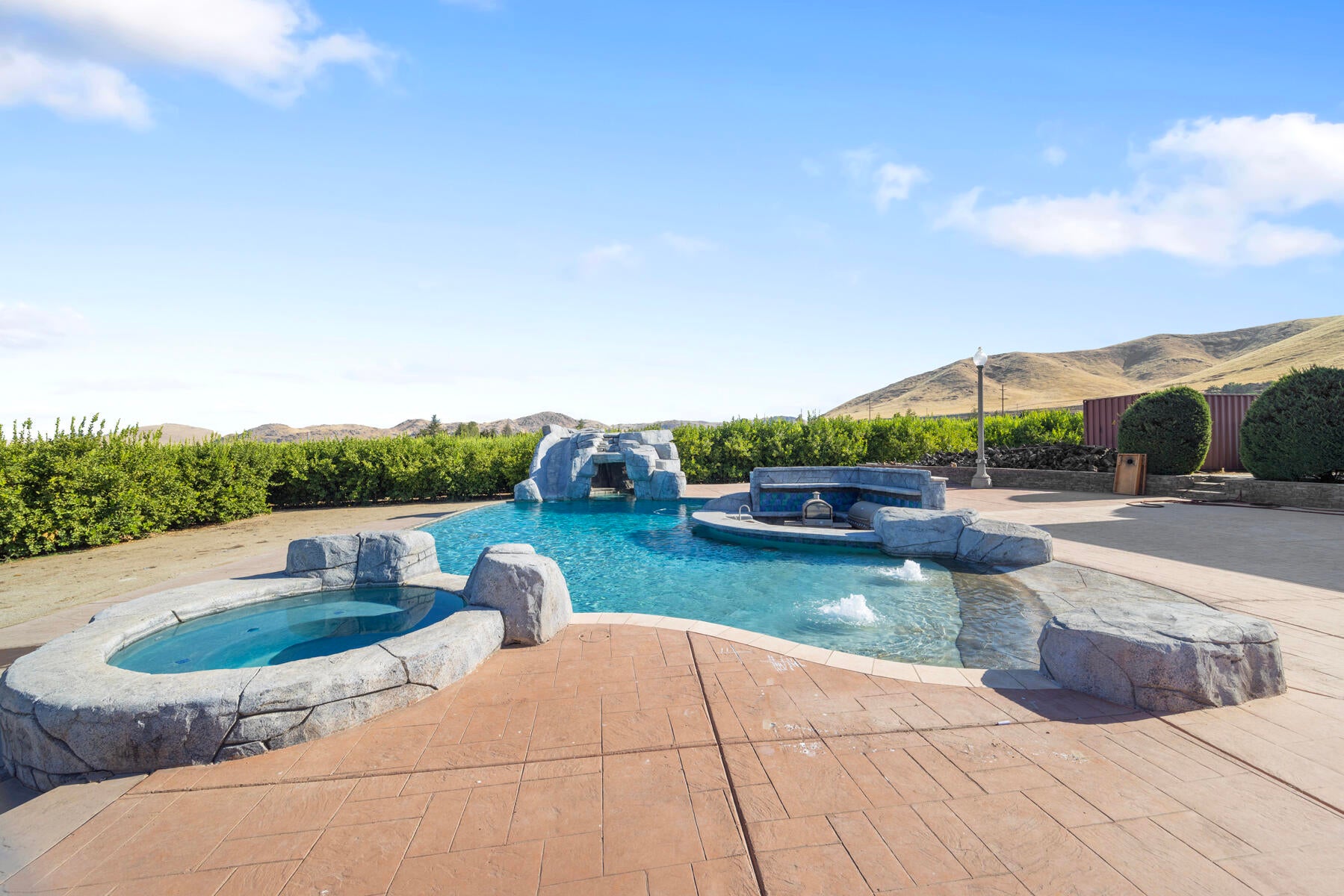 Strathmore, California, 93267, United States, 5 Bedrooms Bedrooms, ,4 BathroomsBathrooms,Residential,Active,1909877