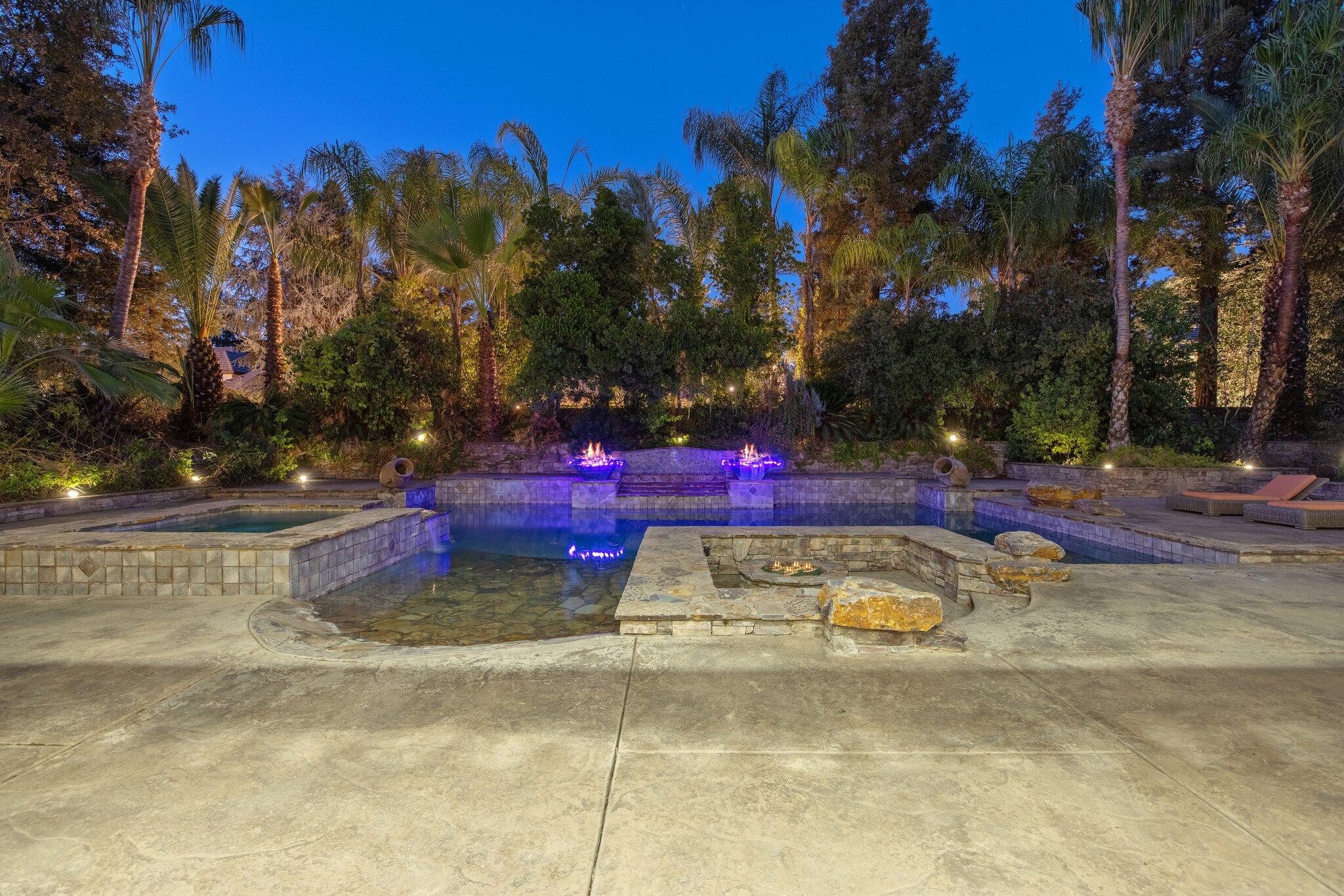 Visalia, California, 93291, United States, 4 Bedrooms Bedrooms, ,5 BathroomsBathrooms,Residential,Active,2014586