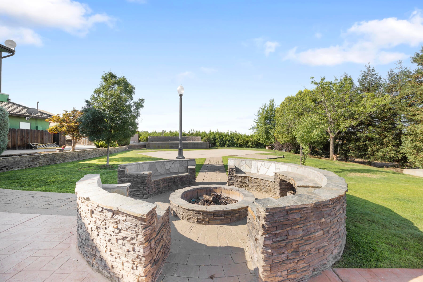 Strathmore, California, 93267, United States, 5 Bedrooms Bedrooms, ,4 BathroomsBathrooms,Residential,Active,1909877