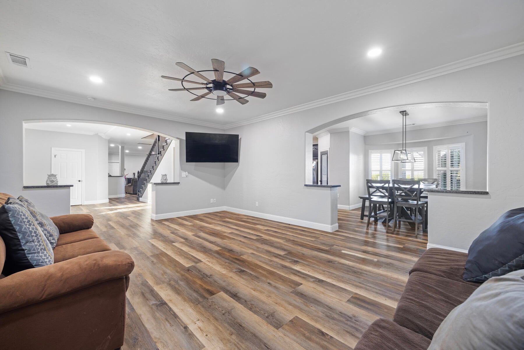 Strathmore, California, 93267, United States, 5 Bedrooms Bedrooms, ,4 BathroomsBathrooms,Residential,Active,1909877