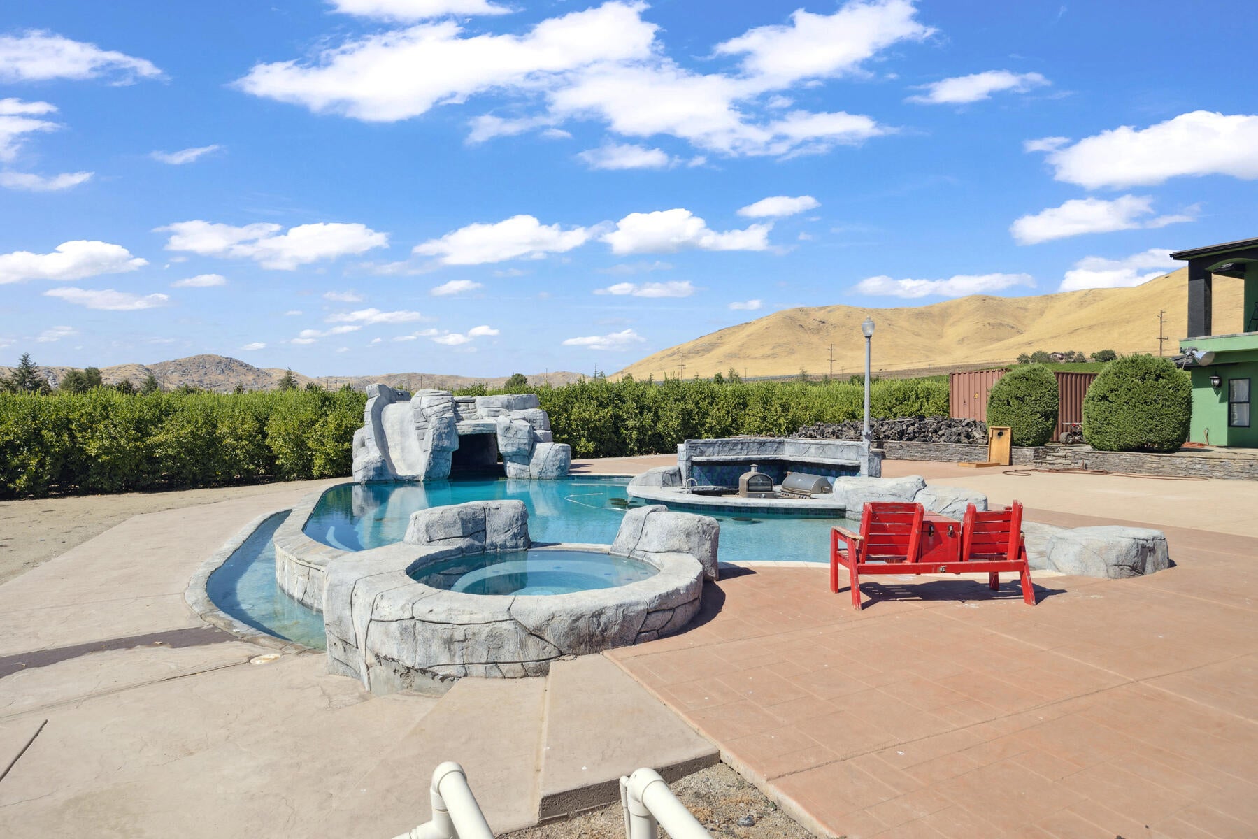 Strathmore, California, 93267, United States, 5 Bedrooms Bedrooms, ,4 BathroomsBathrooms,Residential,Active,1909877