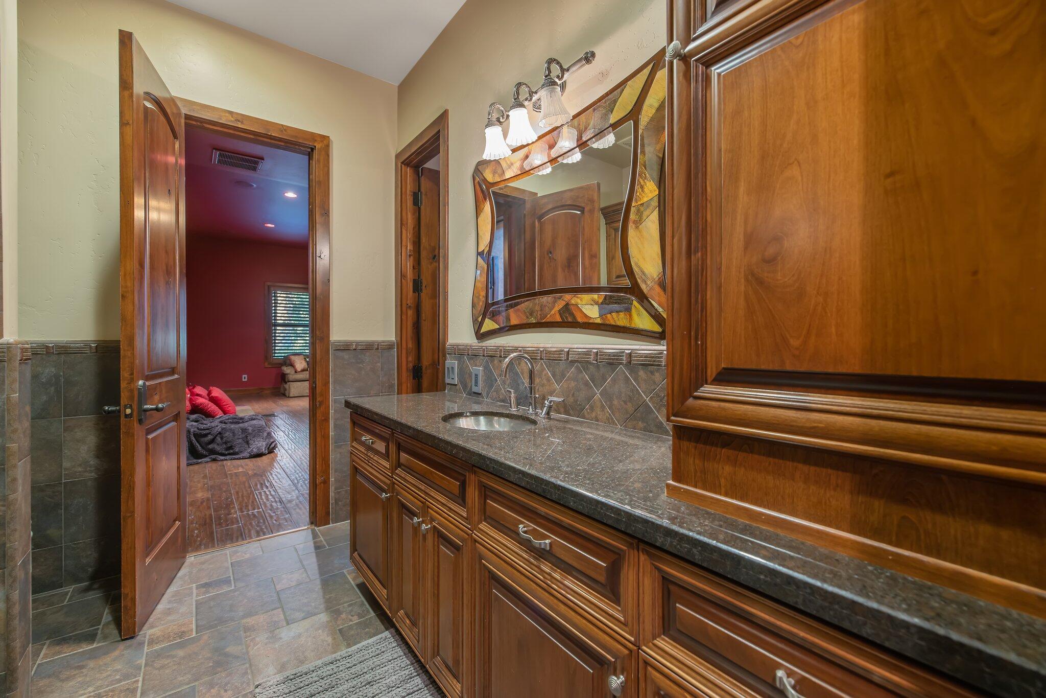 Visalia, California, 93291, United States, 4 Bedrooms Bedrooms, ,5 BathroomsBathrooms,Residential,Active,2014586