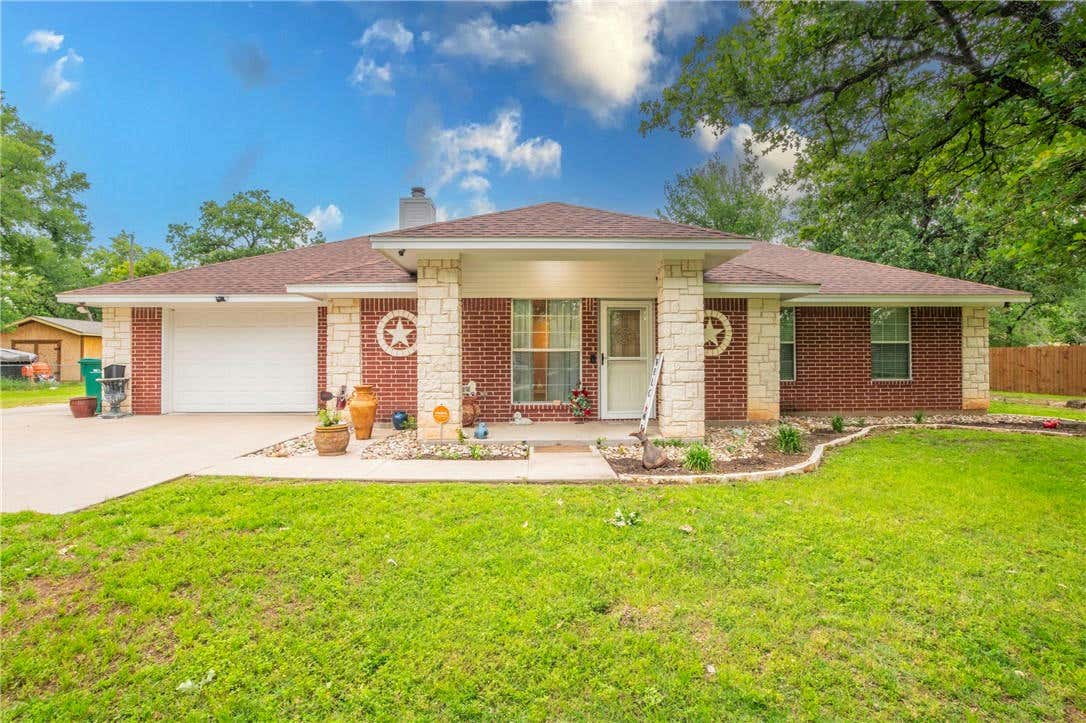 1203 AVENUE B, WACO, TX 76705, photo 1 of 32