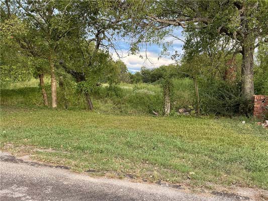 814 S JENNY ST, GROESBECK, TX 76642 - Image 1