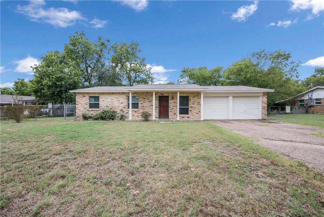 425 PEER DR, HEWITT, TX 76643, photo 1 of 26