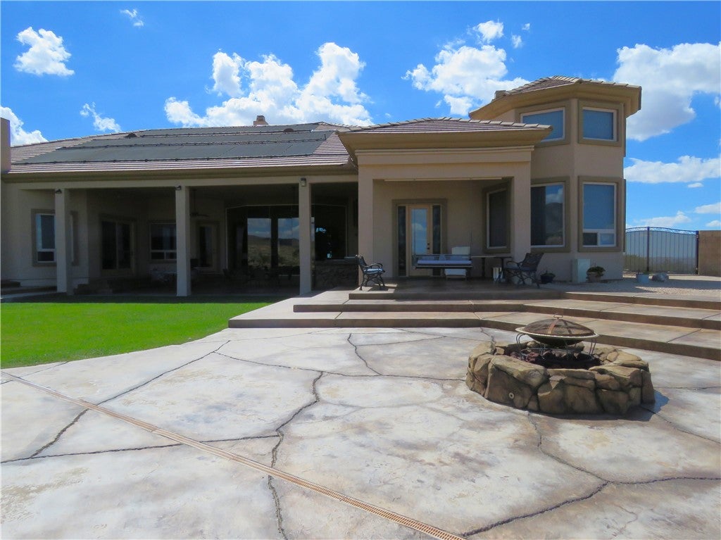Kingman, Arizona, 86401, United States, 5 Bedrooms Bedrooms, ,5 BathroomsBathrooms,Residential,Active,1945052