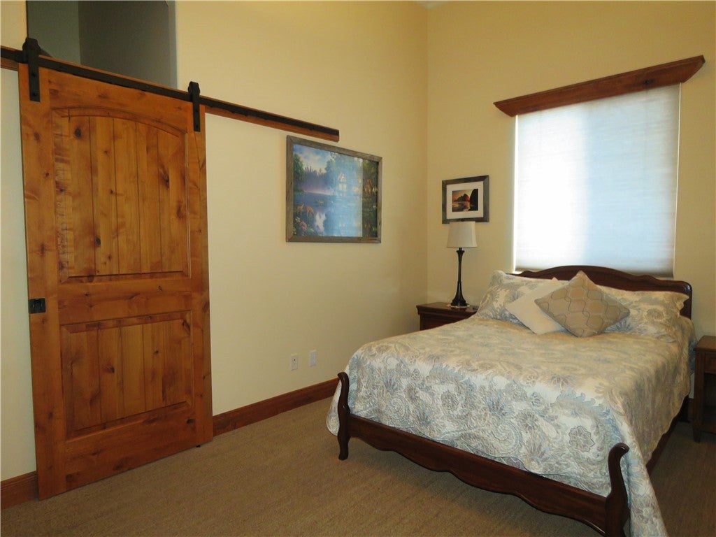 Kingman, Arizona, 86401, United States, 5 Bedrooms Bedrooms, ,5 BathroomsBathrooms,Residential,Active,1945052