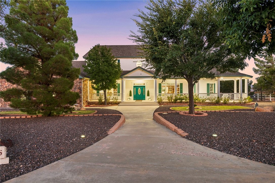 Kingman, Arizona, 86409, United States, 5 Bedrooms Bedrooms, ,5 BathroomsBathrooms,Residential,Active,1946324