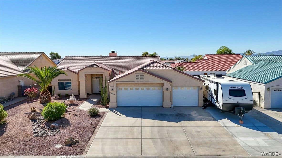 2042 E SANDTRAP LN, FORT MOHAVE, AZ 86426, photo 1 of 59