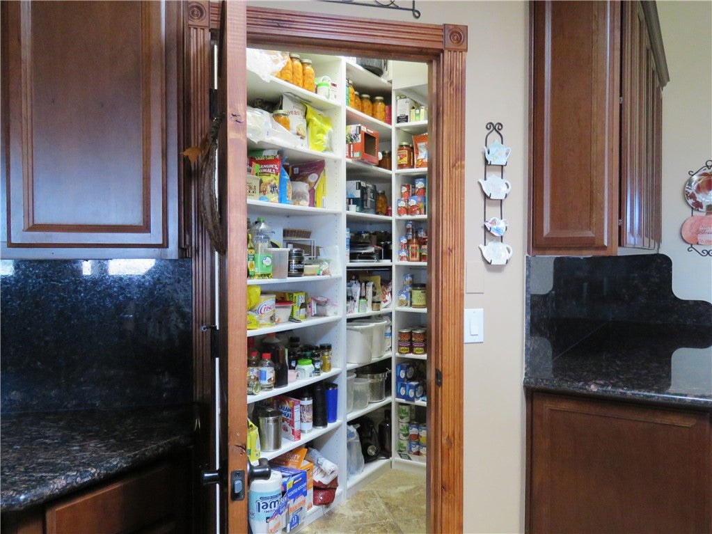Kingman, Arizona, 86401, United States, 5 Bedrooms Bedrooms, ,5 BathroomsBathrooms,Residential,Active,1945052