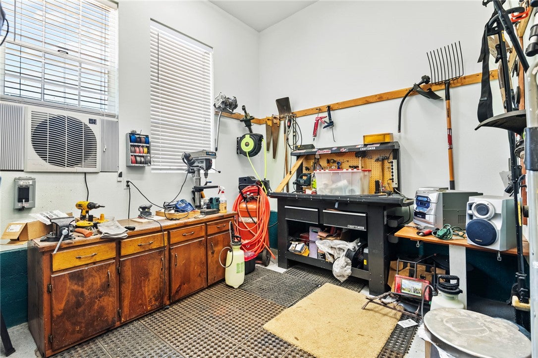 Kingman, Arizona, 86409, United States, 5 Bedrooms Bedrooms, ,5 BathroomsBathrooms,Residential,Active,1946324