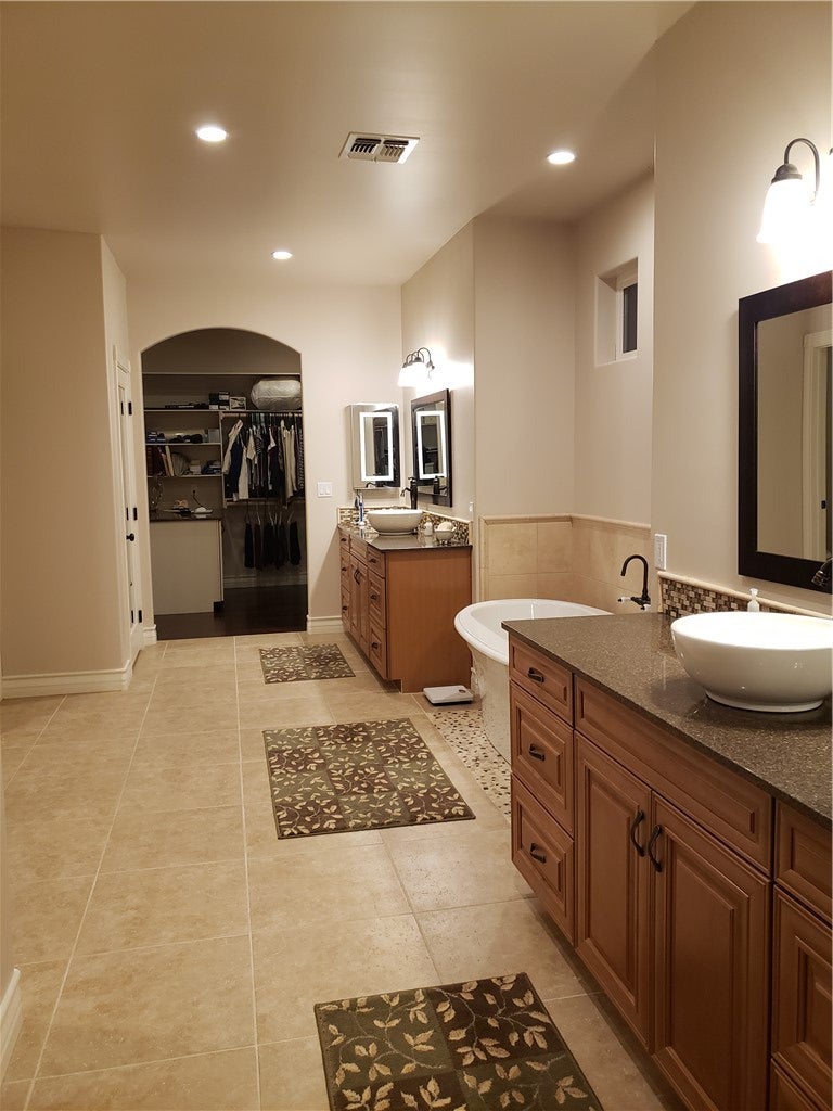 Kingman, Arizona, 86401, United States, 4 Bedrooms Bedrooms, ,4 BathroomsBathrooms,Residential,Active,1844281