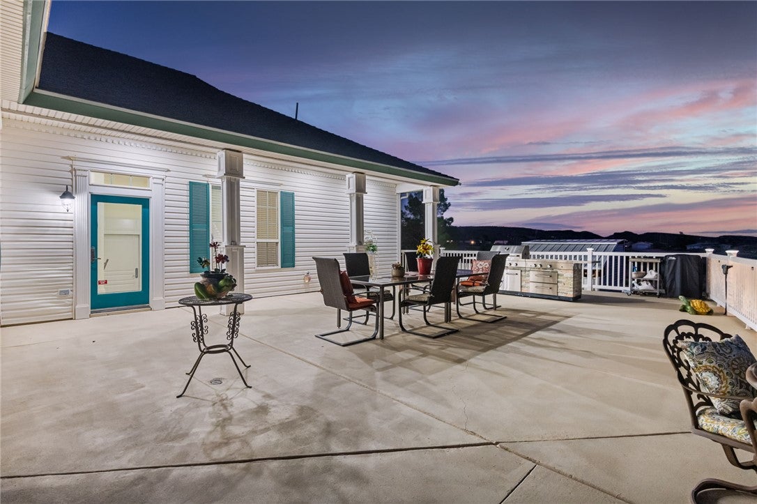 Kingman, Arizona, 86409, United States, 5 Bedrooms Bedrooms, ,5 BathroomsBathrooms,Residential,Active,1946324