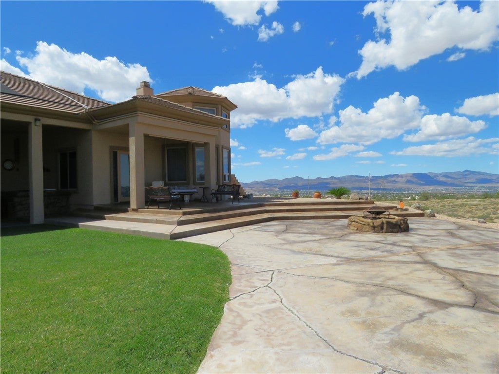 Kingman, Arizona, 86401, United States, 5 Bedrooms Bedrooms, ,5 BathroomsBathrooms,Residential,Active,1945052