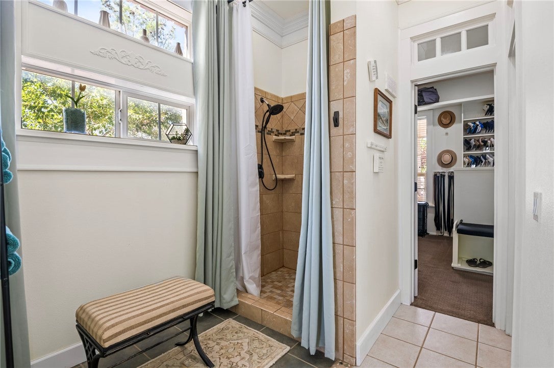 Kingman, Arizona, 86409, United States, 5 Bedrooms Bedrooms, ,5 BathroomsBathrooms,Residential,Active,1946324