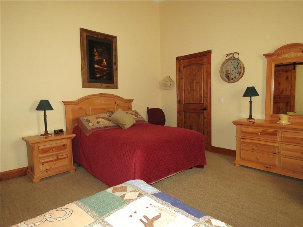 Kingman, Arizona, 86401, United States, 5 Bedrooms Bedrooms, ,5 BathroomsBathrooms,Residential,Active,1945052