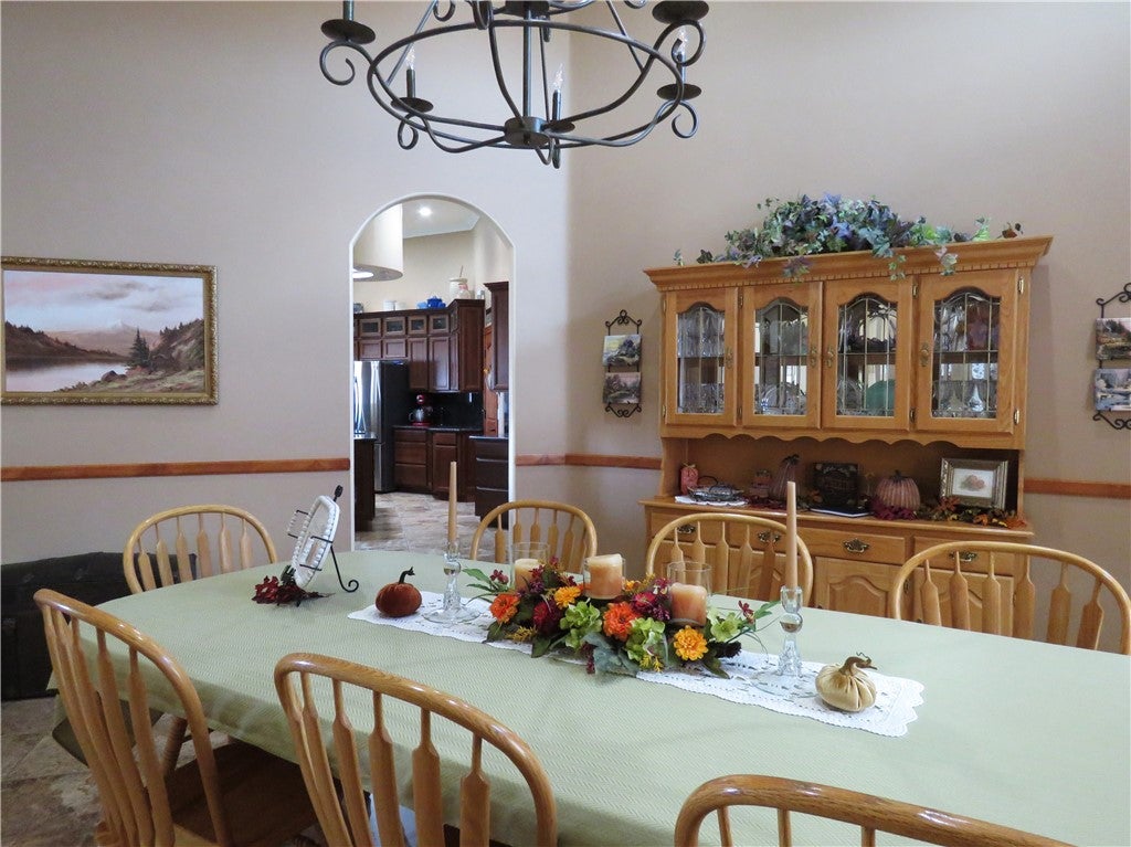 Kingman, Arizona, 86401, United States, 5 Bedrooms Bedrooms, ,5 BathroomsBathrooms,Residential,Active,1945052