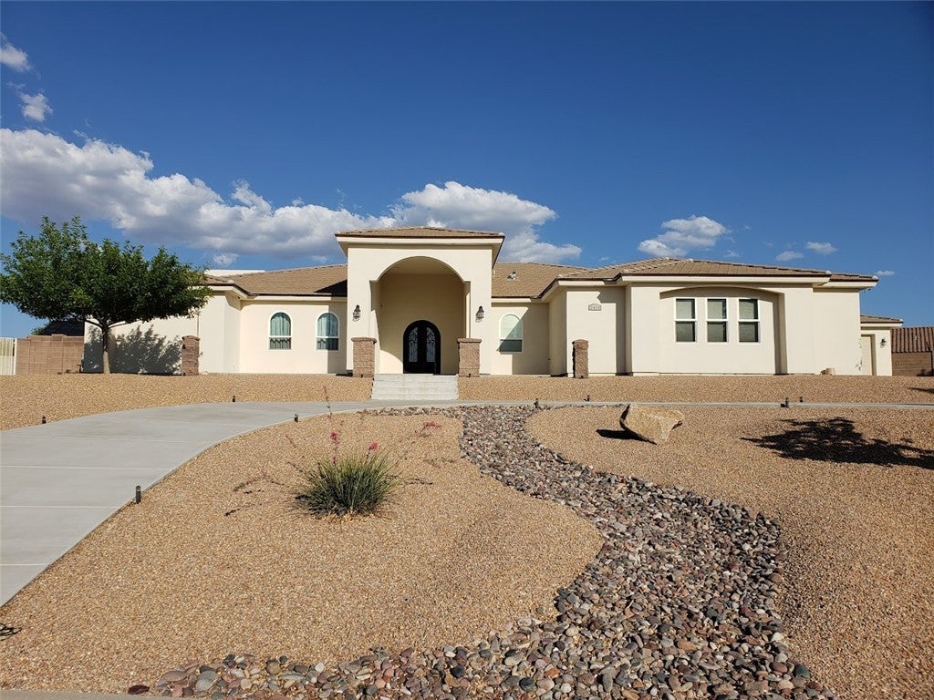 Kingman, Arizona, 86401, United States, 4 Bedrooms Bedrooms, ,4 BathroomsBathrooms,Residential,Active,1844281