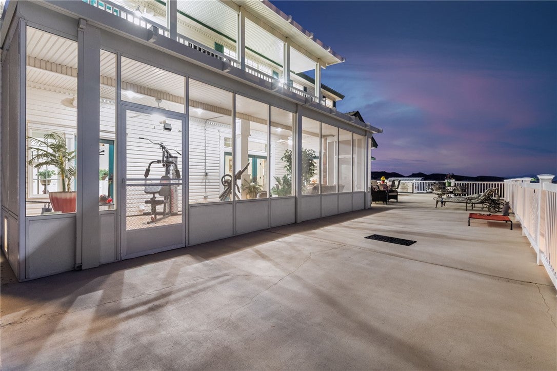 Kingman, Arizona, 86409, United States, 5 Bedrooms Bedrooms, ,5 BathroomsBathrooms,Residential,Active,1946324