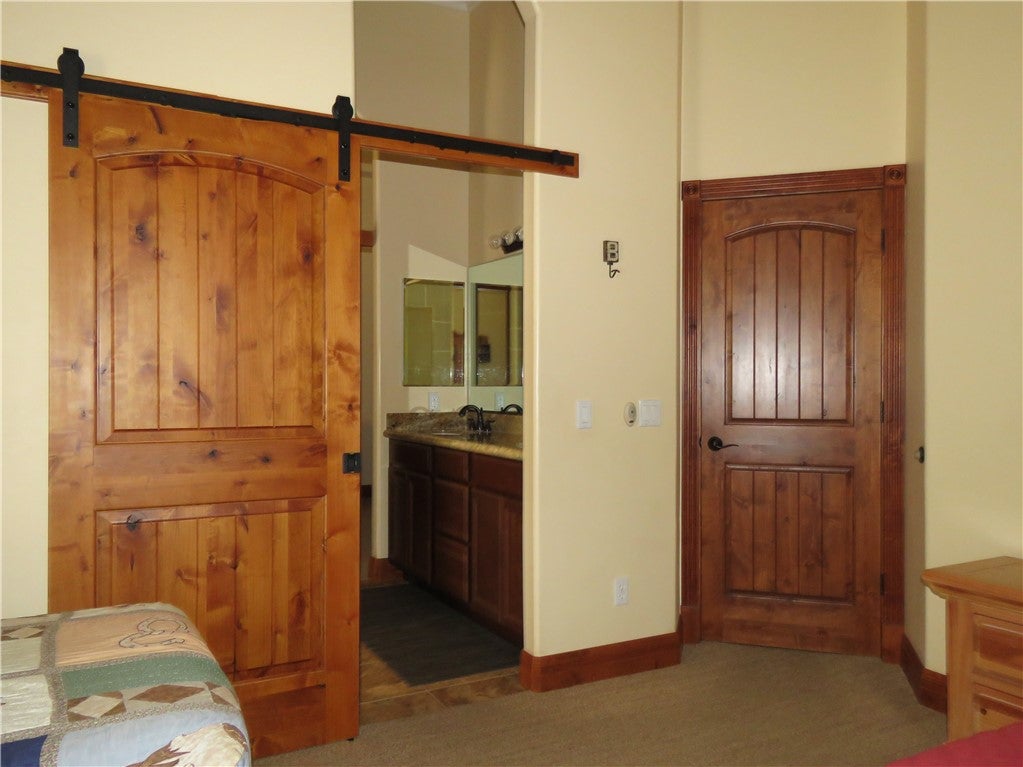 Kingman, Arizona, 86401, United States, 5 Bedrooms Bedrooms, ,5 BathroomsBathrooms,Residential,Active,1945052