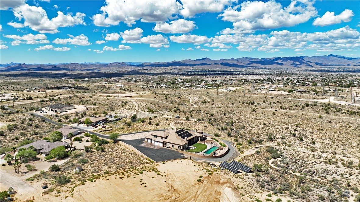 Kingman, Arizona, 86401, United States, 5 Bedrooms Bedrooms, ,5 BathroomsBathrooms,Residential,Active,1945052